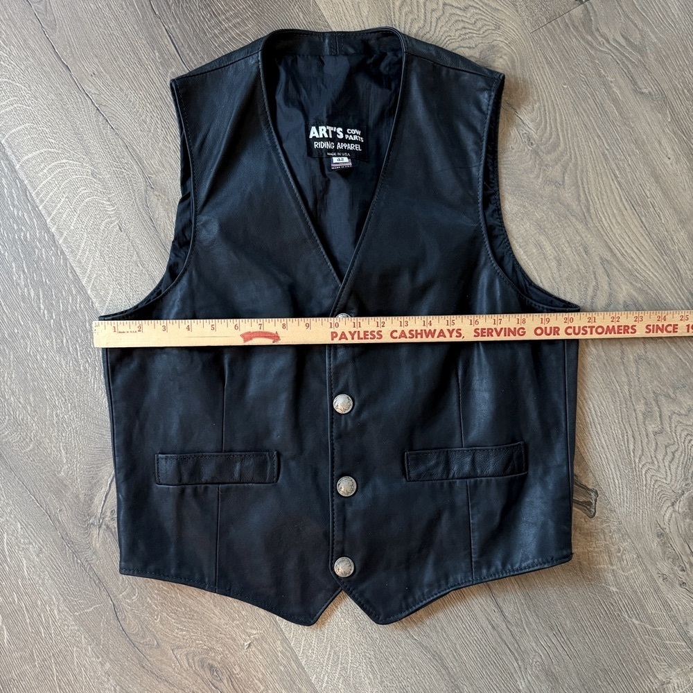 Vintage Art’s Riding Apparel Black Leather Vest for Men - Picture 8 of 9